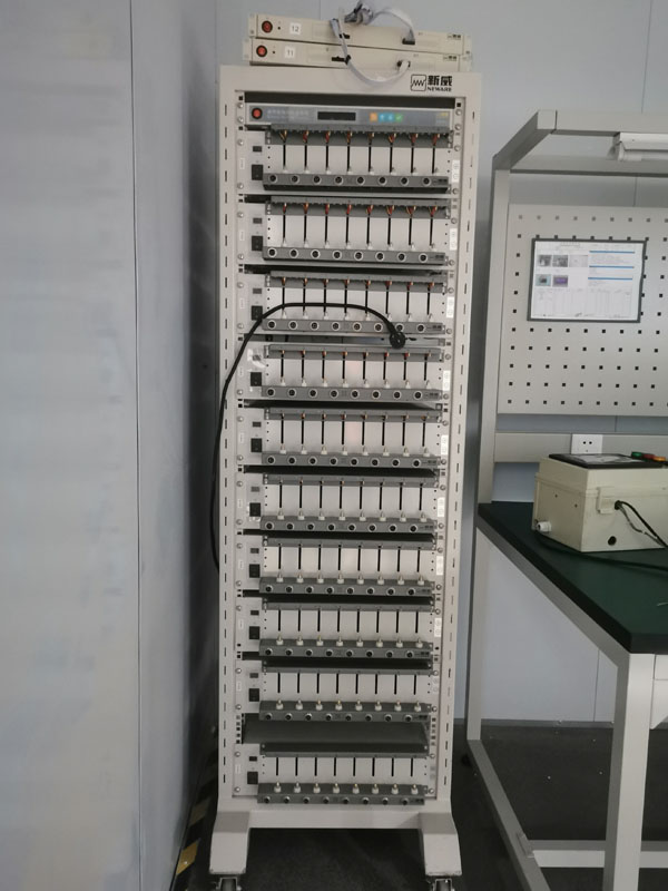 Cell capacity test cabinet